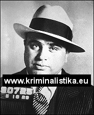 policejní fotografie Al Caponeho