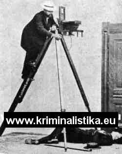 Fotografování mrtvoly na místě činu podle Bertillona